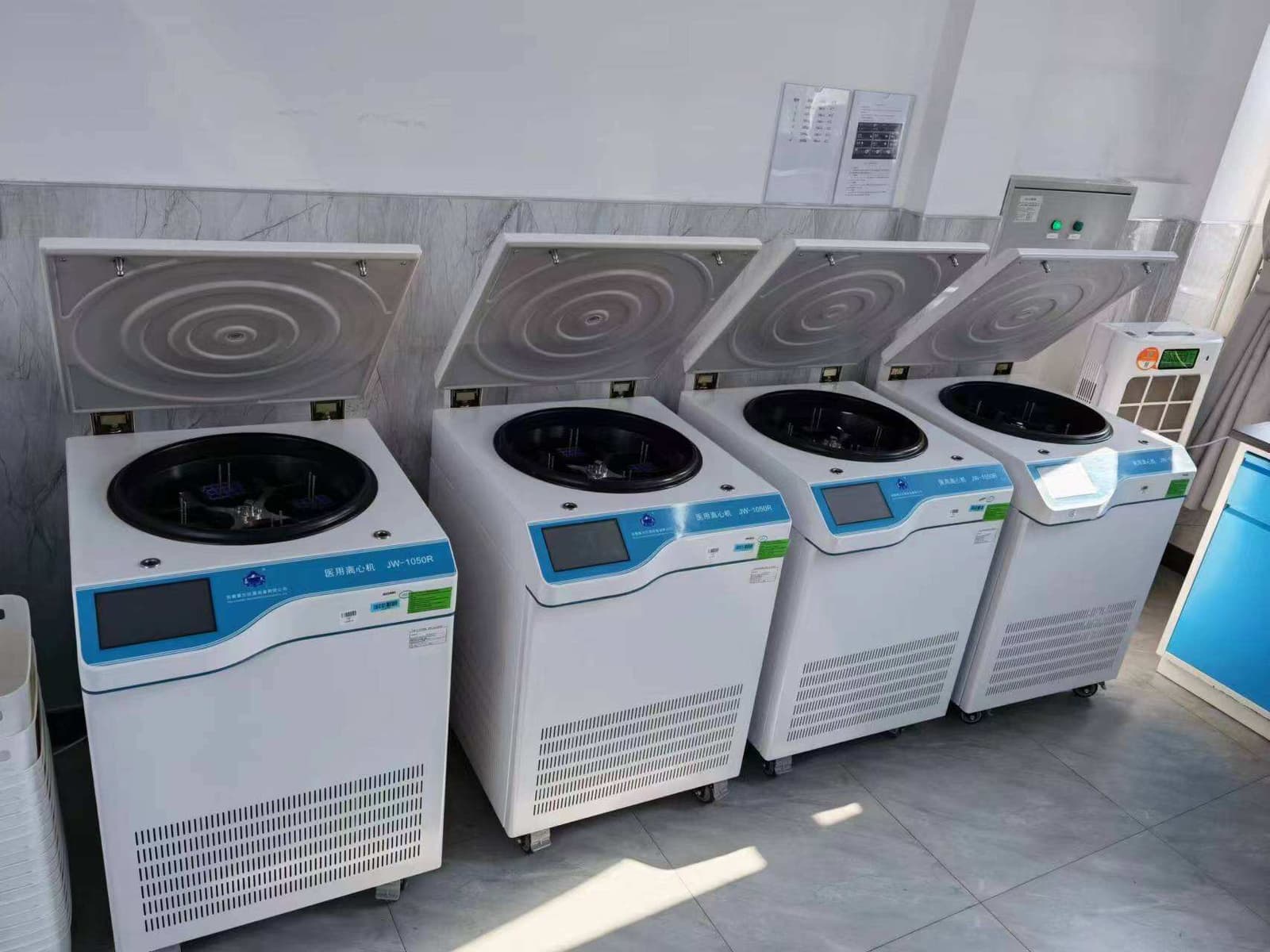 A row of Javenlab JW-1050R centrifuges serving Jilin City Hospital
